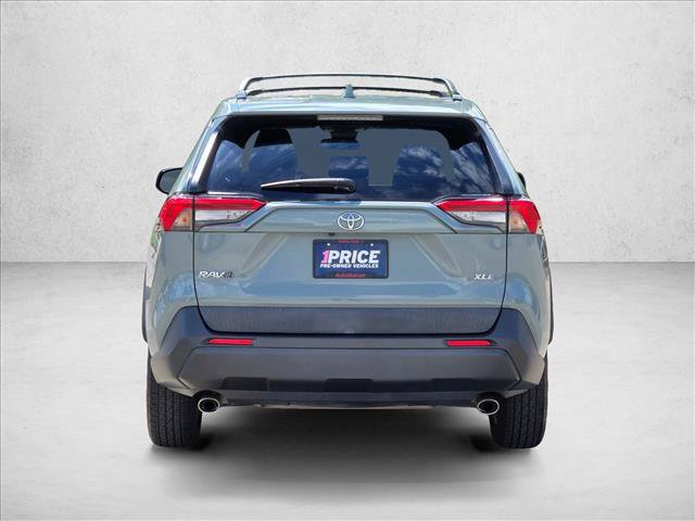 Used 2020 Toyota RAV4 XLE w/ Convenience Package FWD image 6