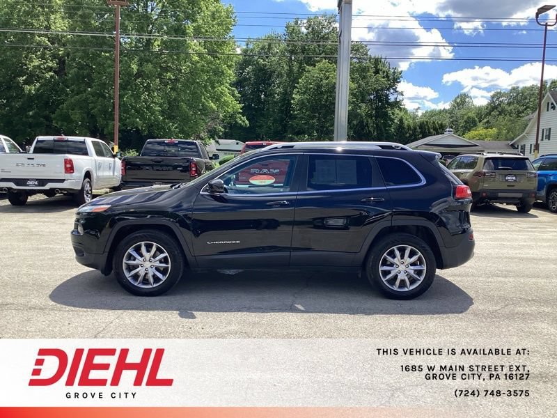 Used 2017 Jeep Cherokee Limited AWD/4WD image 4