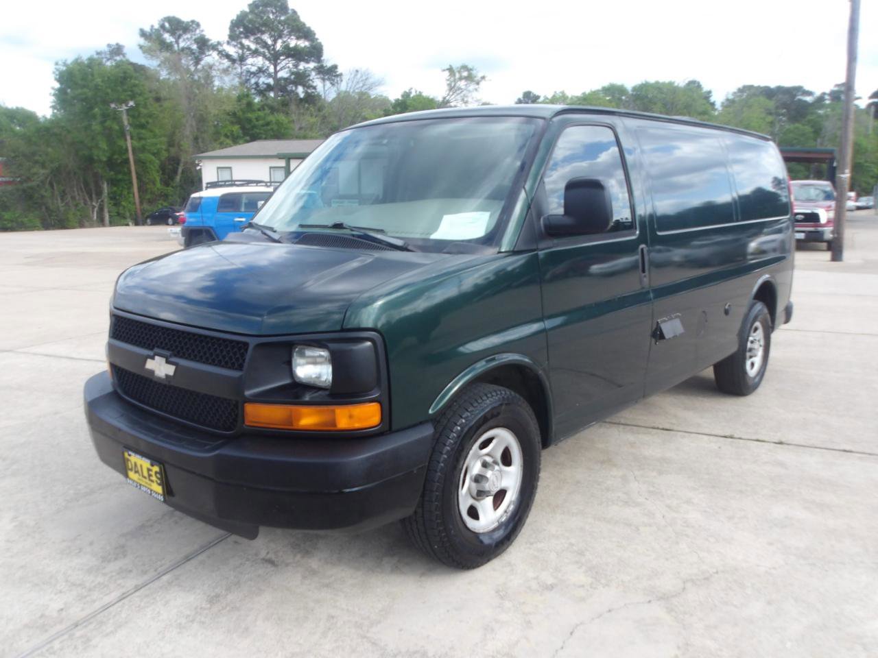 Used 2007 Chevrolet Express 1500 image 2