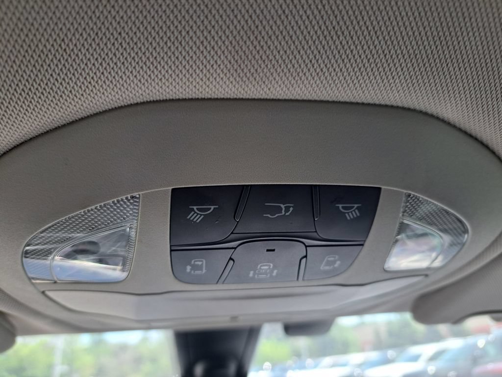 Used 2017 Chrysler Pacifica Touring-L FWD image 22