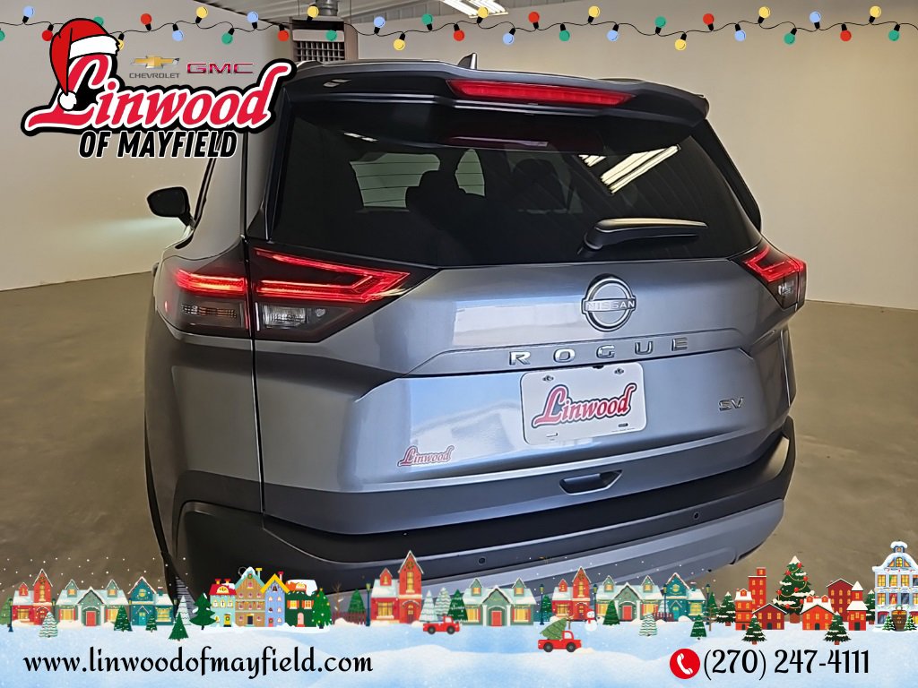 Used 2023 Nissan Rogue SV image 4
