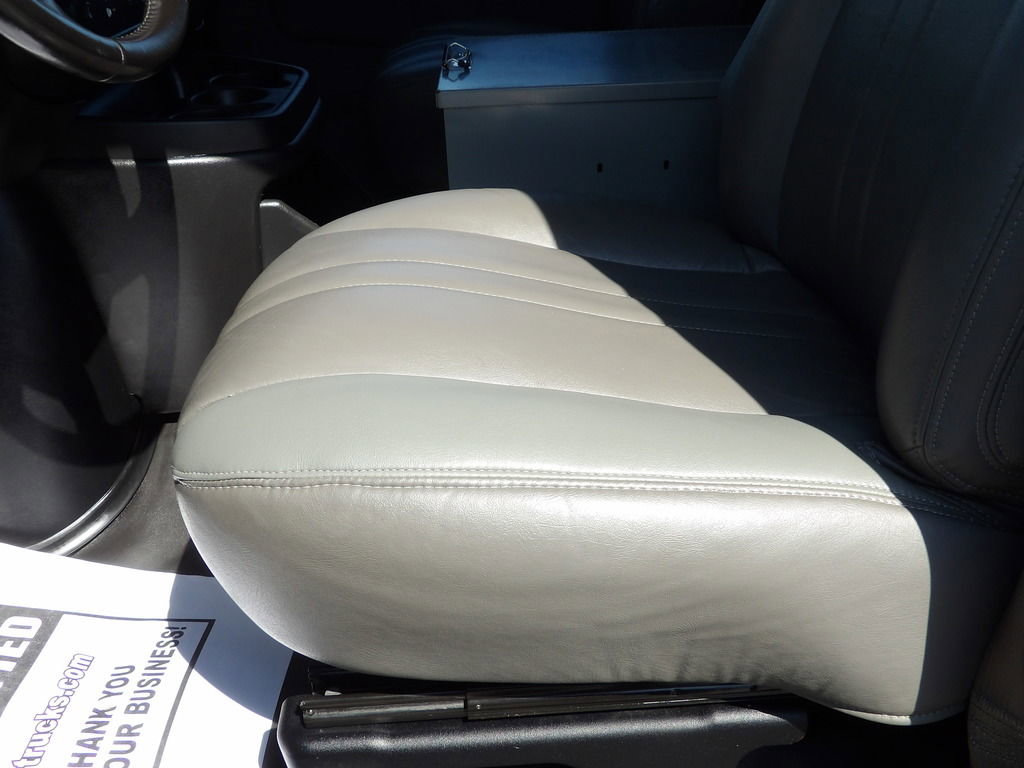 Used 2021 Chevrolet Express 3500 w/ Driver Convenience Package image 18