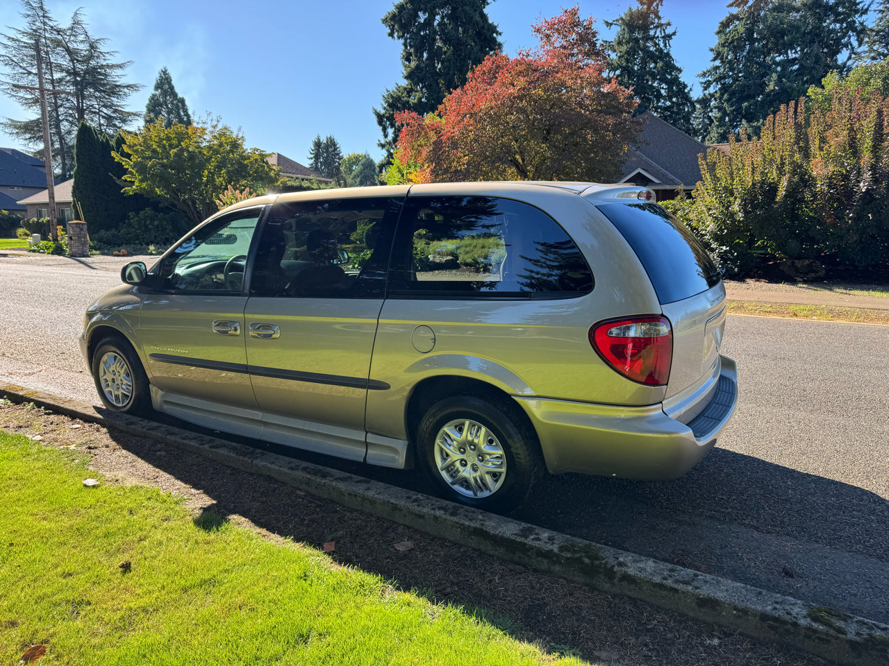 Used 2002 Dodge Grand Caravan Sport image 5