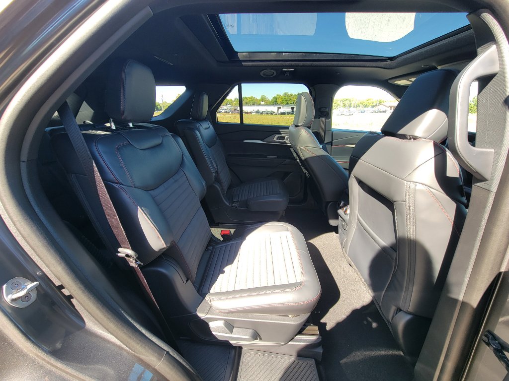 New 2026 Ford Explorer ST-Line w/ ST-Line Street Pack image 40