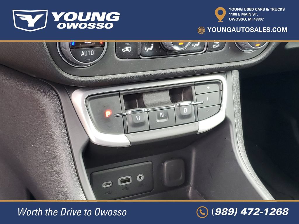 Used 2024 GMC Terrain SLE w/ Driver Convenience Package FWD image 19
