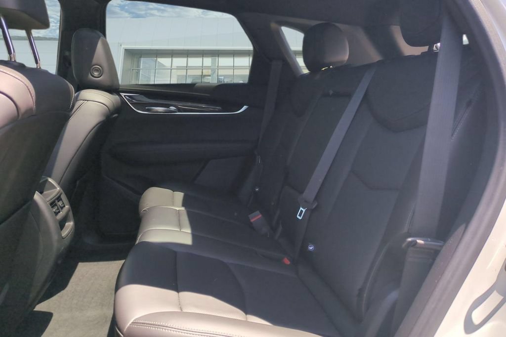 Used 2022 Cadillac XT5 Premium Luxury AWD/4WD image 15
