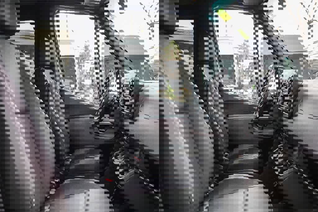 Used 2020 Mercedes-Benz Sprinter 2500 image 14