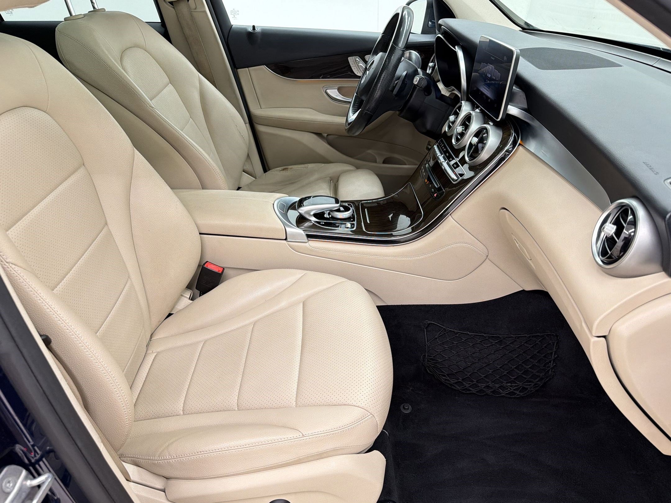 Used 2017 Mercedes-Benz GLC 300 4MATIC image 30