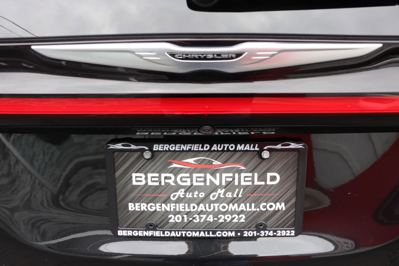 Used 2023 Chrysler Pacifica Touring-L image 68