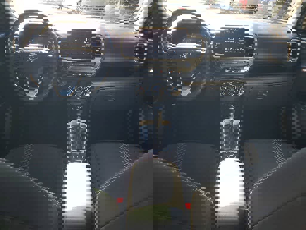 Used 2024 Hyundai Venue SEL image 12