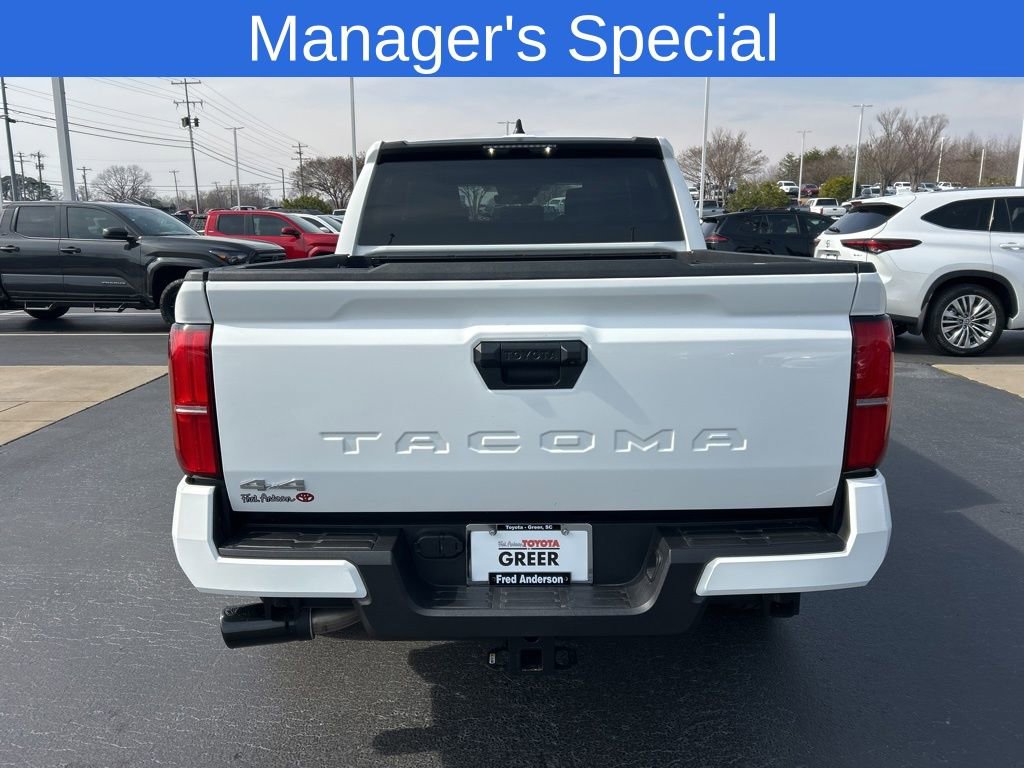 Used 2025 Toyota Tacoma SR5 AWD/4WD image 17