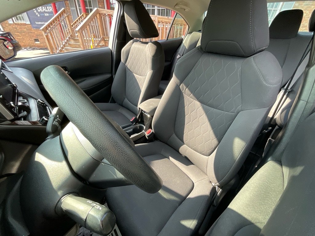 Used 2021 Toyota Corolla LE image 16