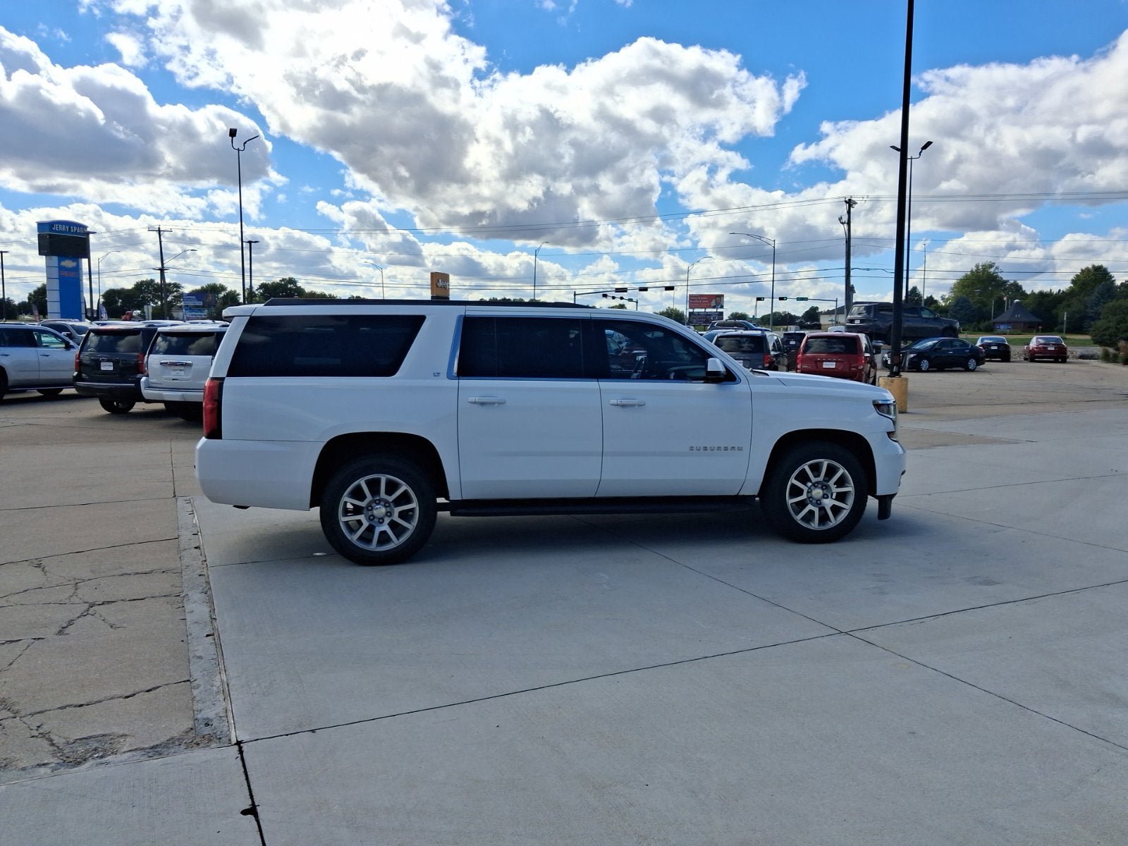 Used 2017 Chevrolet Suburban LT AWD/4WD image 6