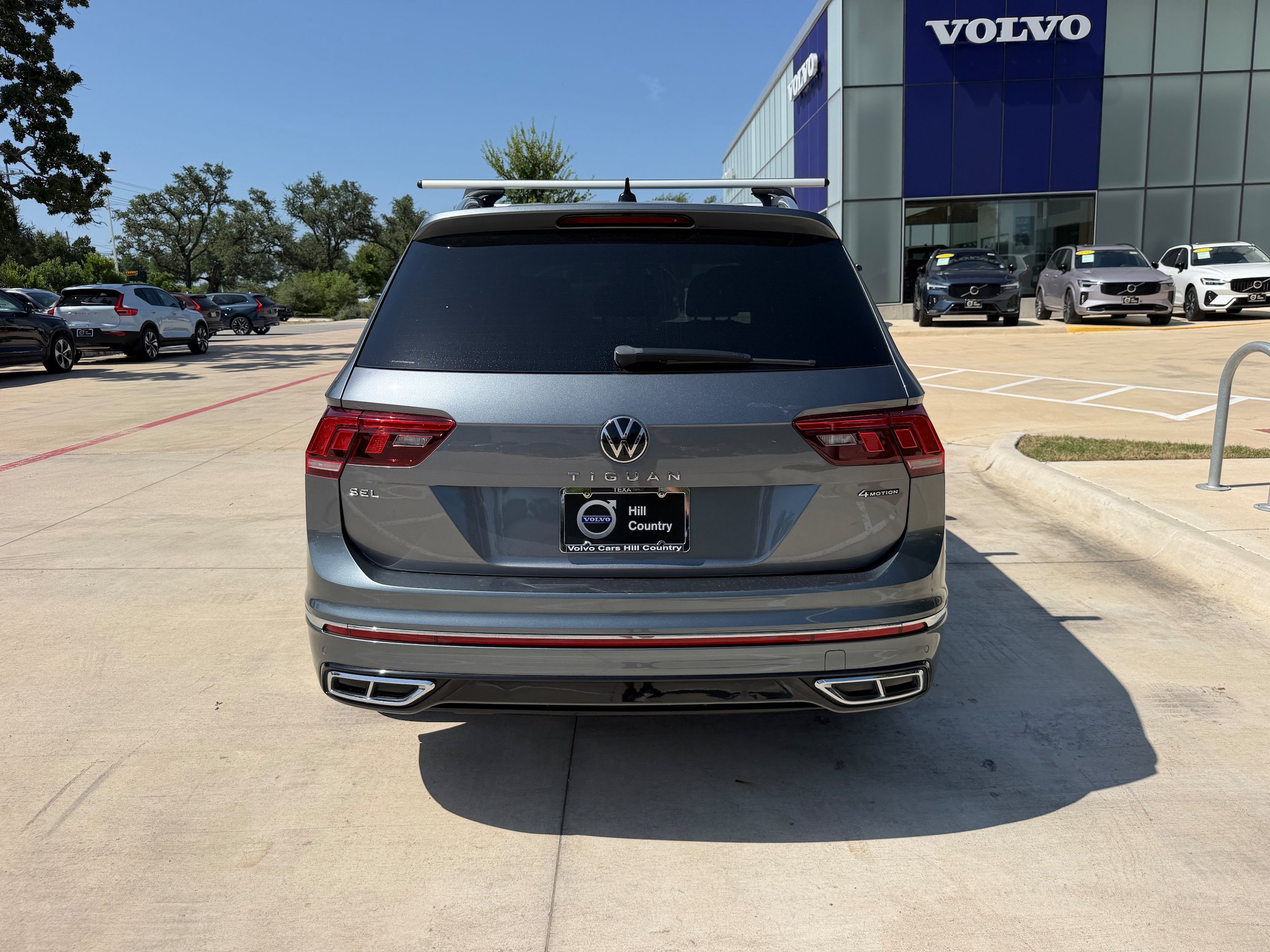 Used 2022 Volkswagen Tiguan SEL R-Line AWD/4WD image 5