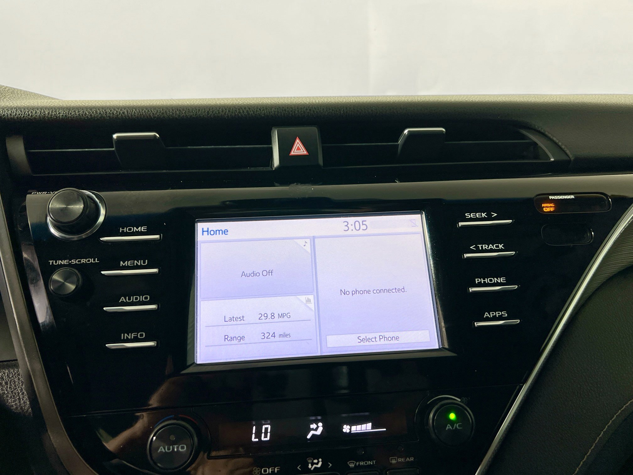 Used 2018 Toyota Camry SE FWD image 27