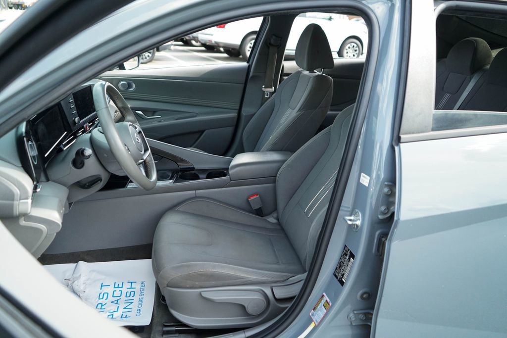 Used 2022 Hyundai Elantra SEL w/ Convenience Package image 7