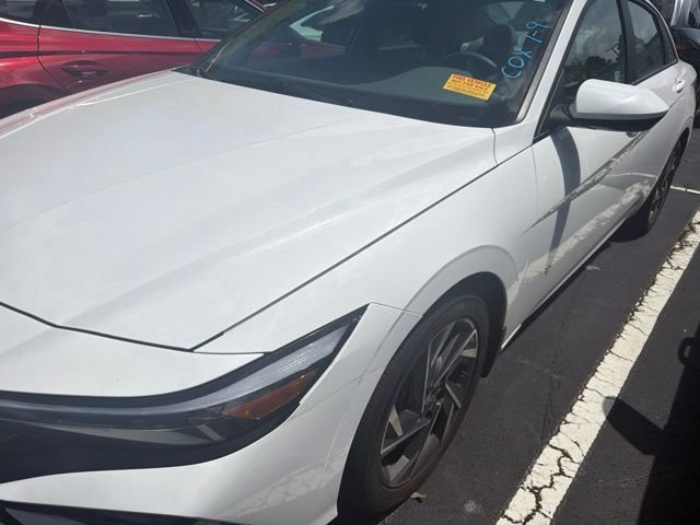 Used 2024 Hyundai Elantra SEL w/ Convenience Package FWD image 6