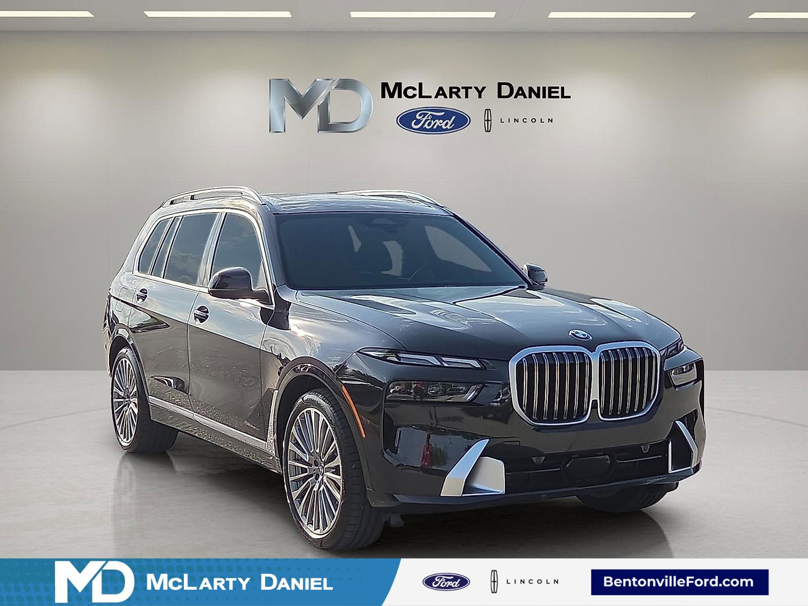 Used 2026 BMW X7 xDrive40i w/ Premium Package image 1