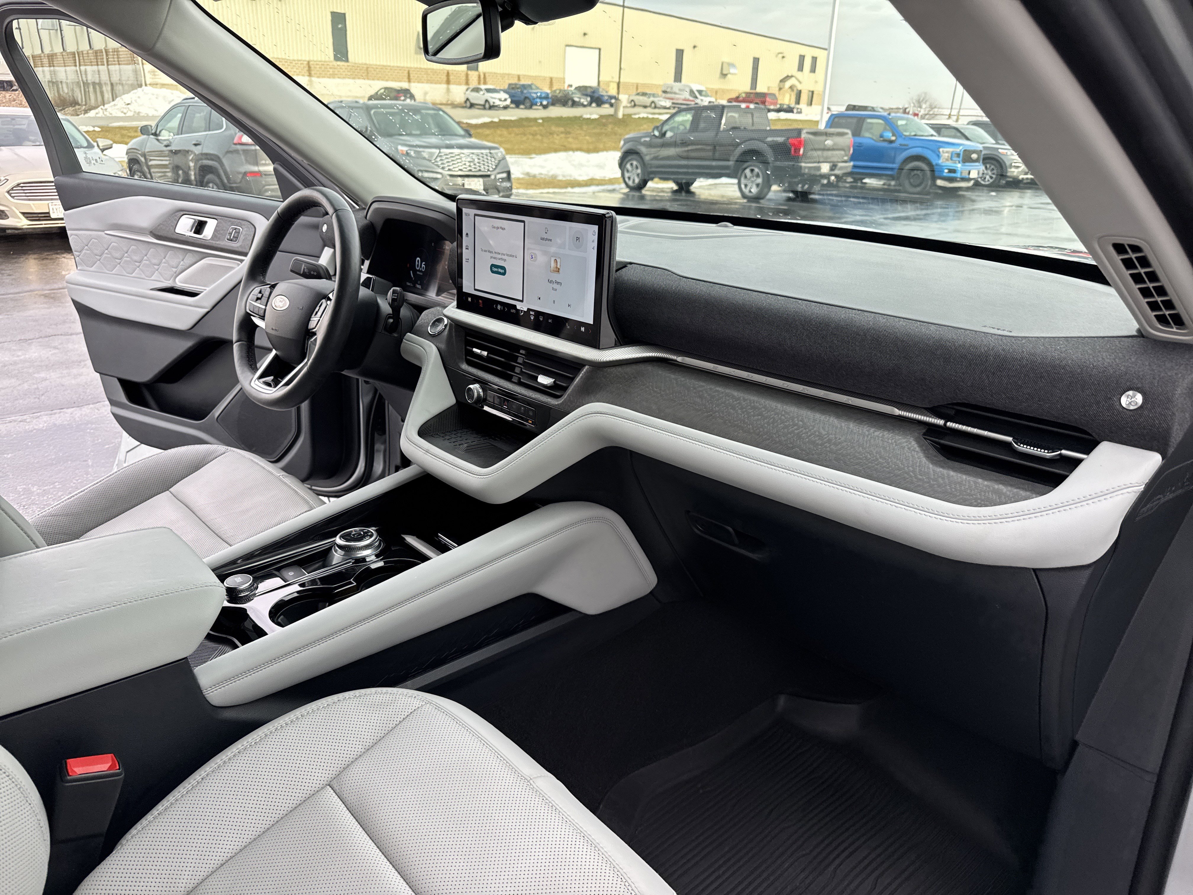 Used 2025 Ford Explorer Platinum w/ Ultimate Package image 25