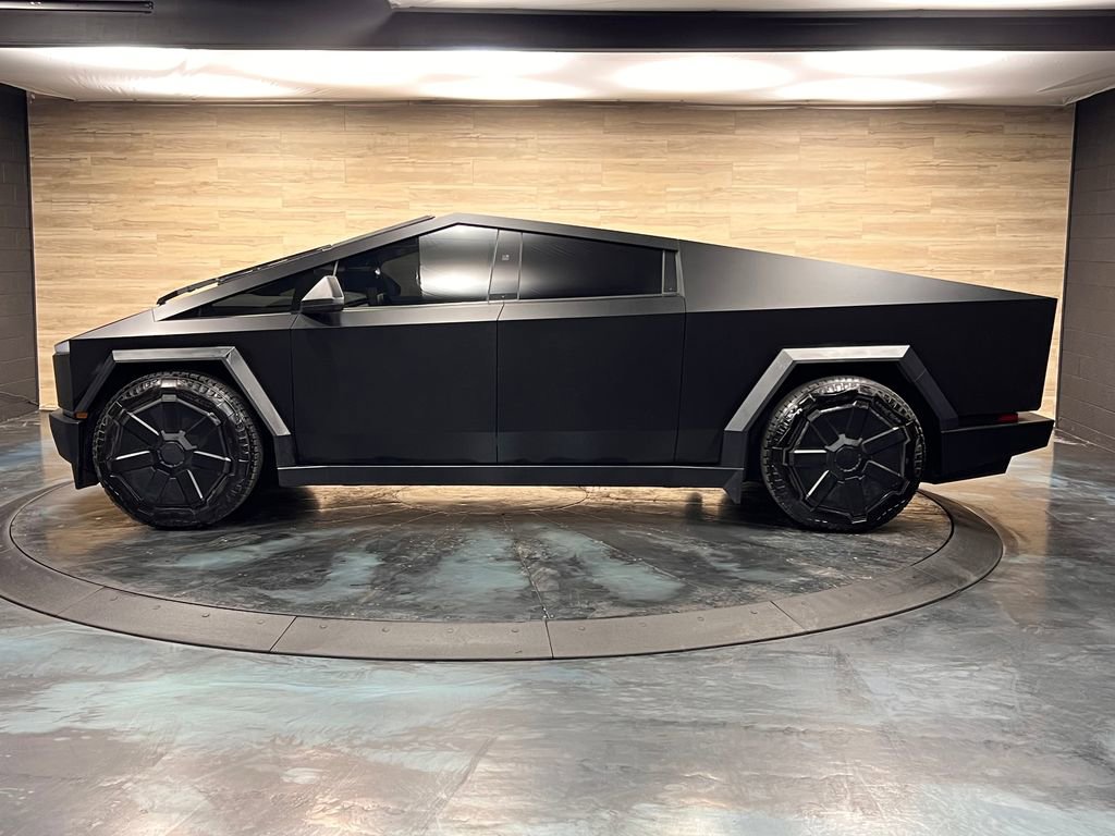 Used 2024 Tesla Cybertruck Cyberbeast AWD/4WD image 17