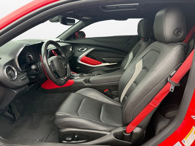Used 2022 Chevrolet Camaro LT w/ RS Package image 9
