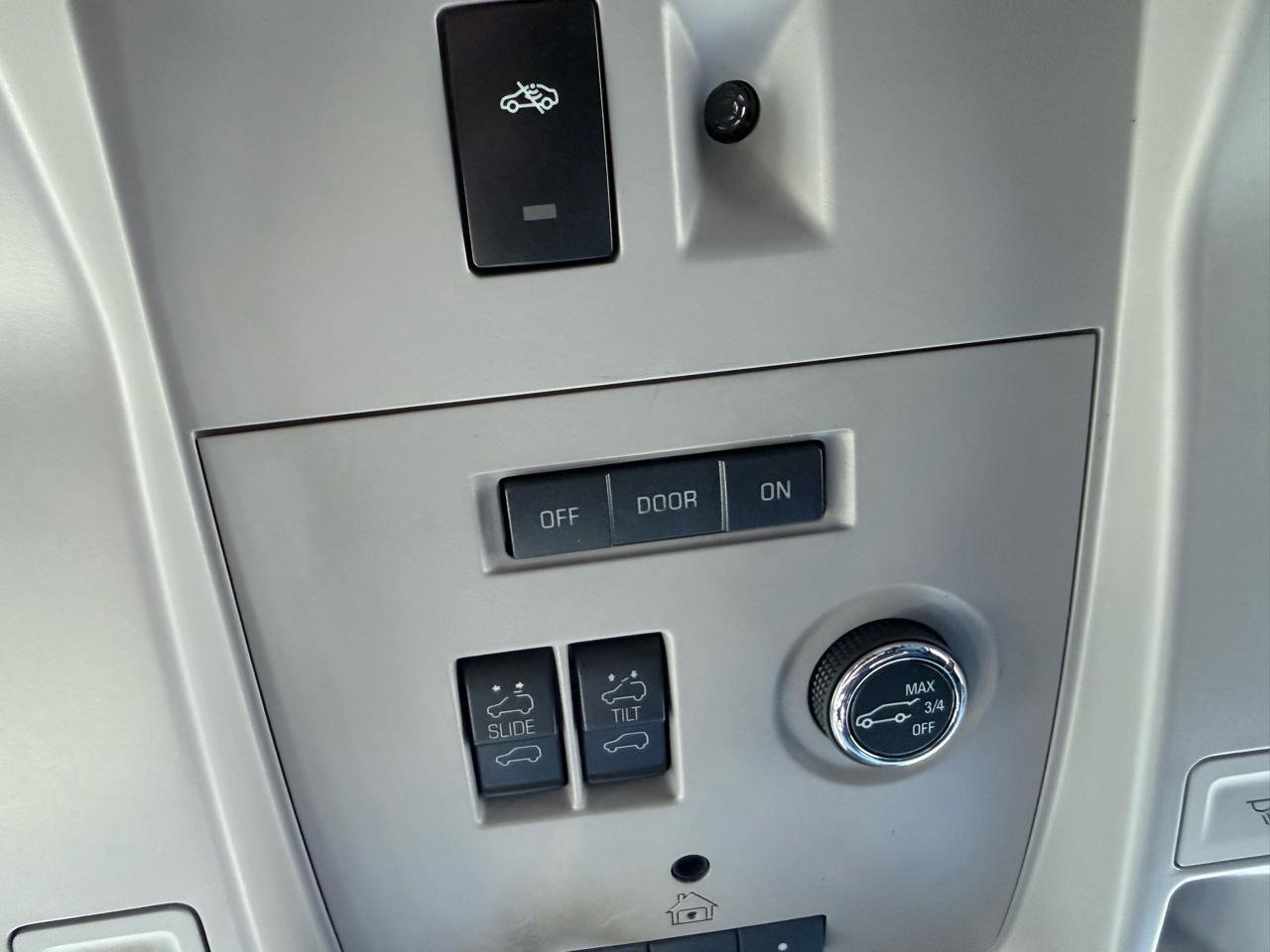 Used 2015 Chevrolet Suburban LTZ image 30