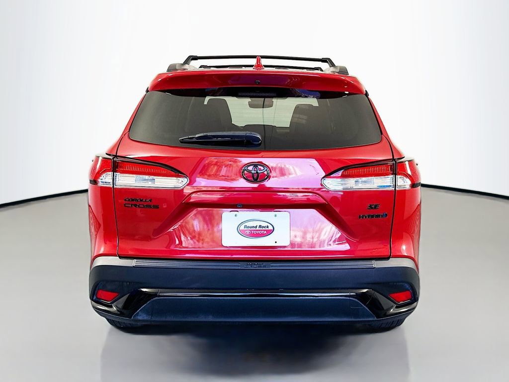 Used 2024 Toyota Corolla Cross SE image 6