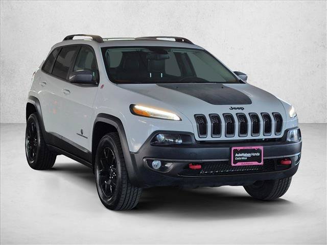 Used 2017 Jeep Cherokee Trailhawk w/ Comfort/Convenience Group AWD/4WD image 3