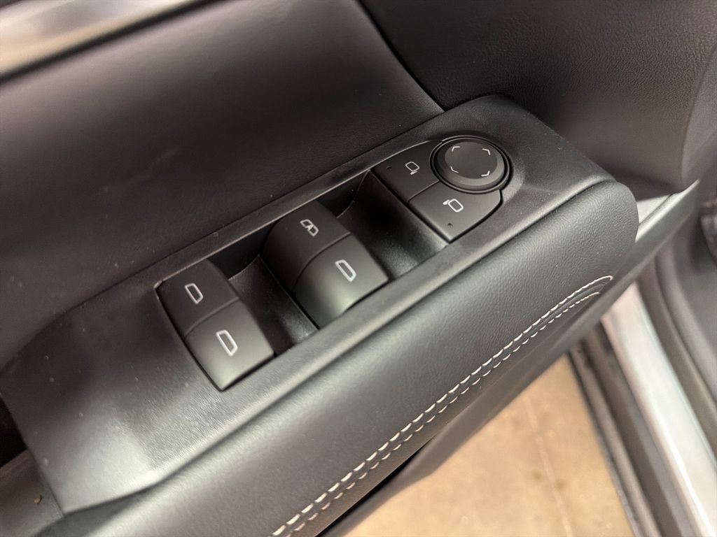 New 2027 GMC Terrain Elevation w/ Elevation Premium Package FWD image 18