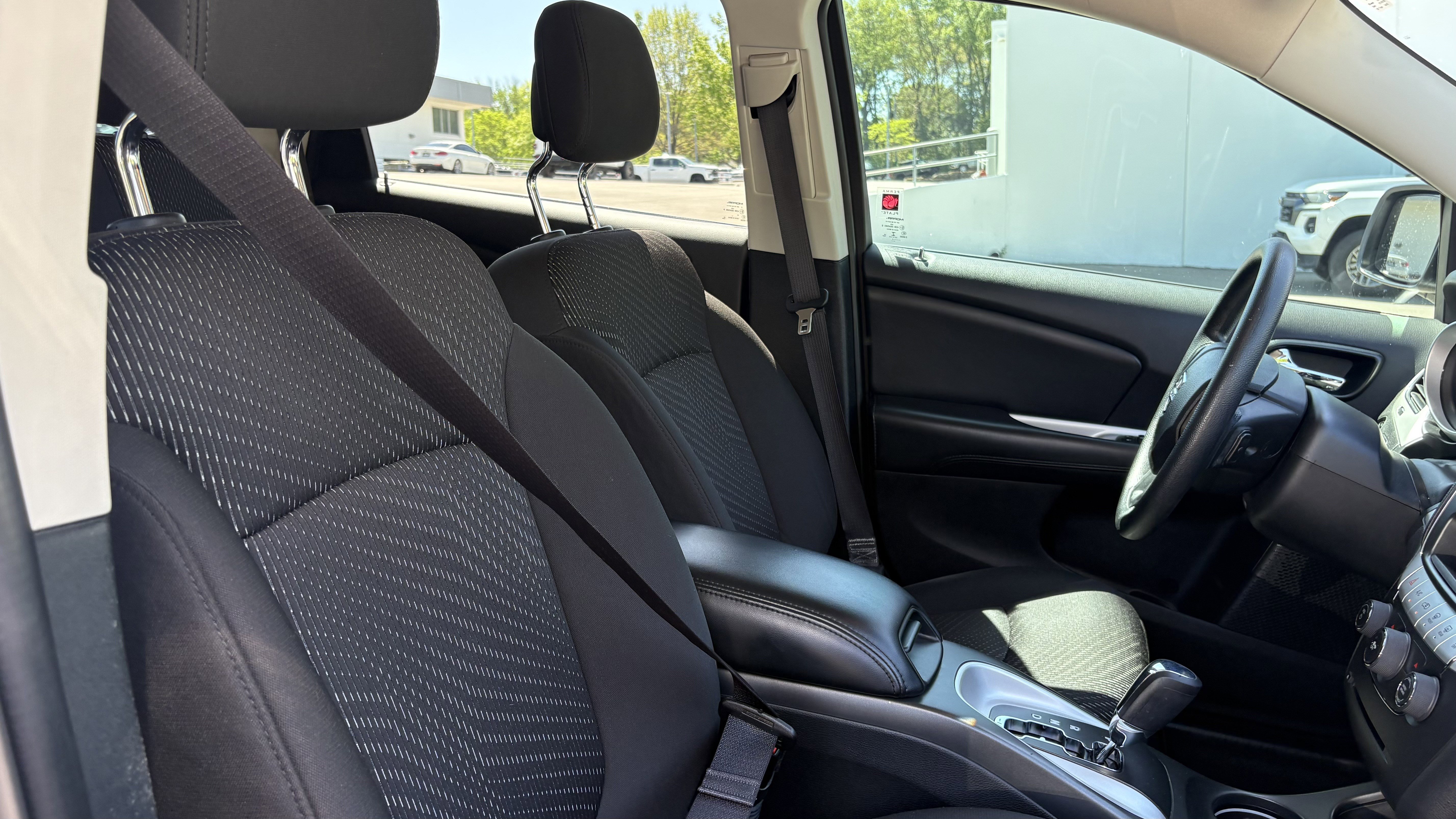 Used 2017 Dodge Journey SE image 32