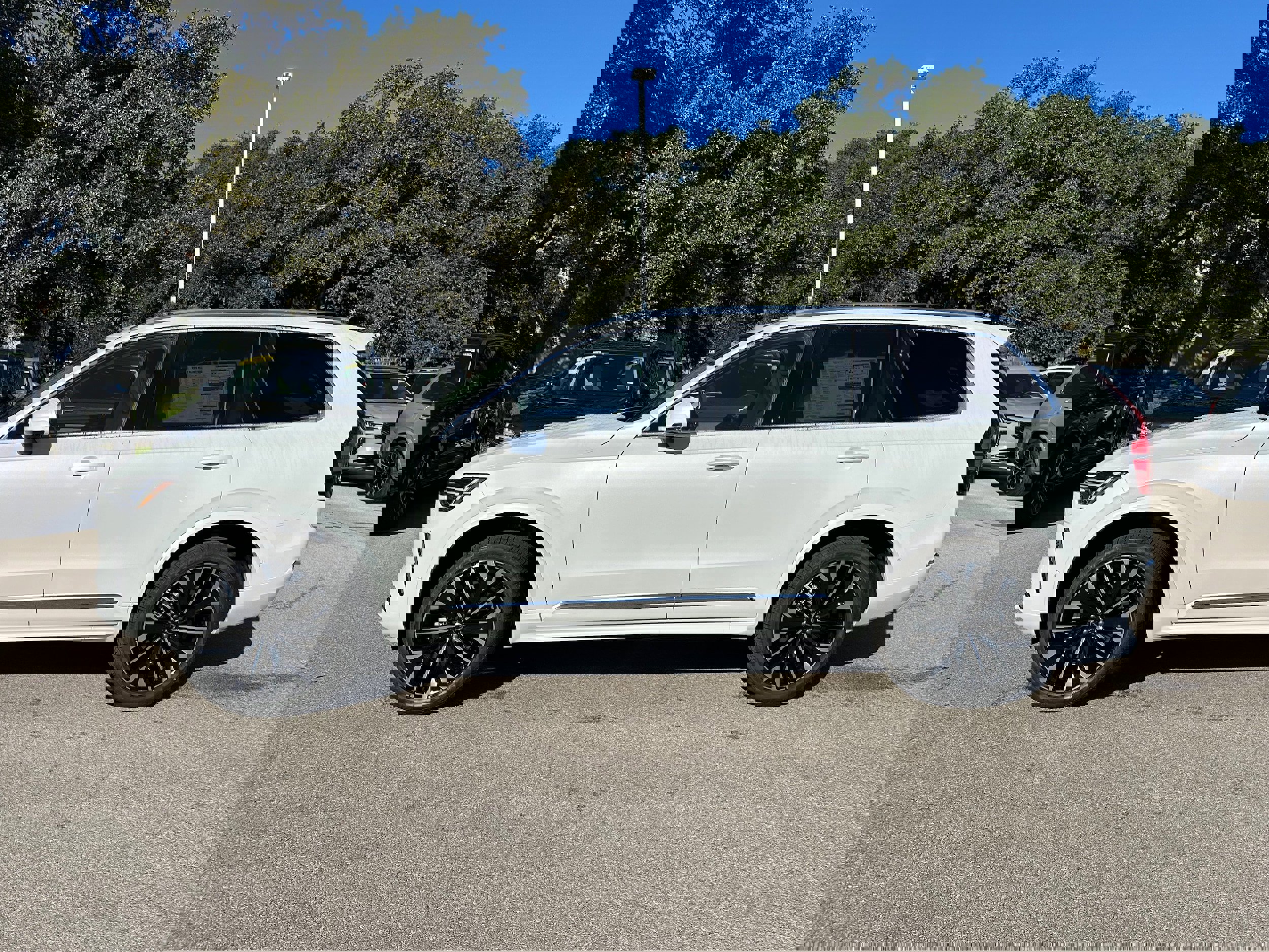 New 2026 Volvo XC90 B6 Ultra w/ Protection Package image 3