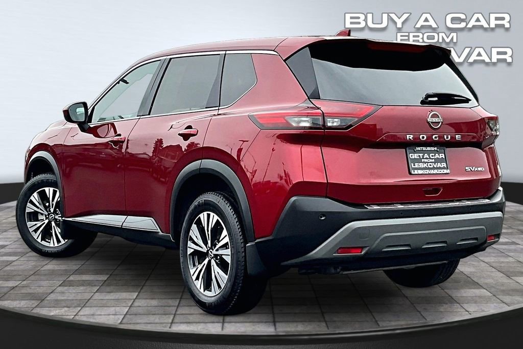 Used 2023 Nissan Rogue SV image 2
