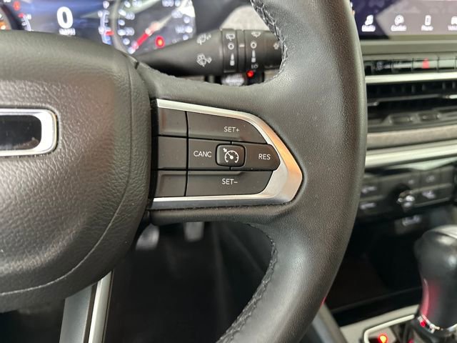 Used 2023 Jeep Compass Latitude image 16