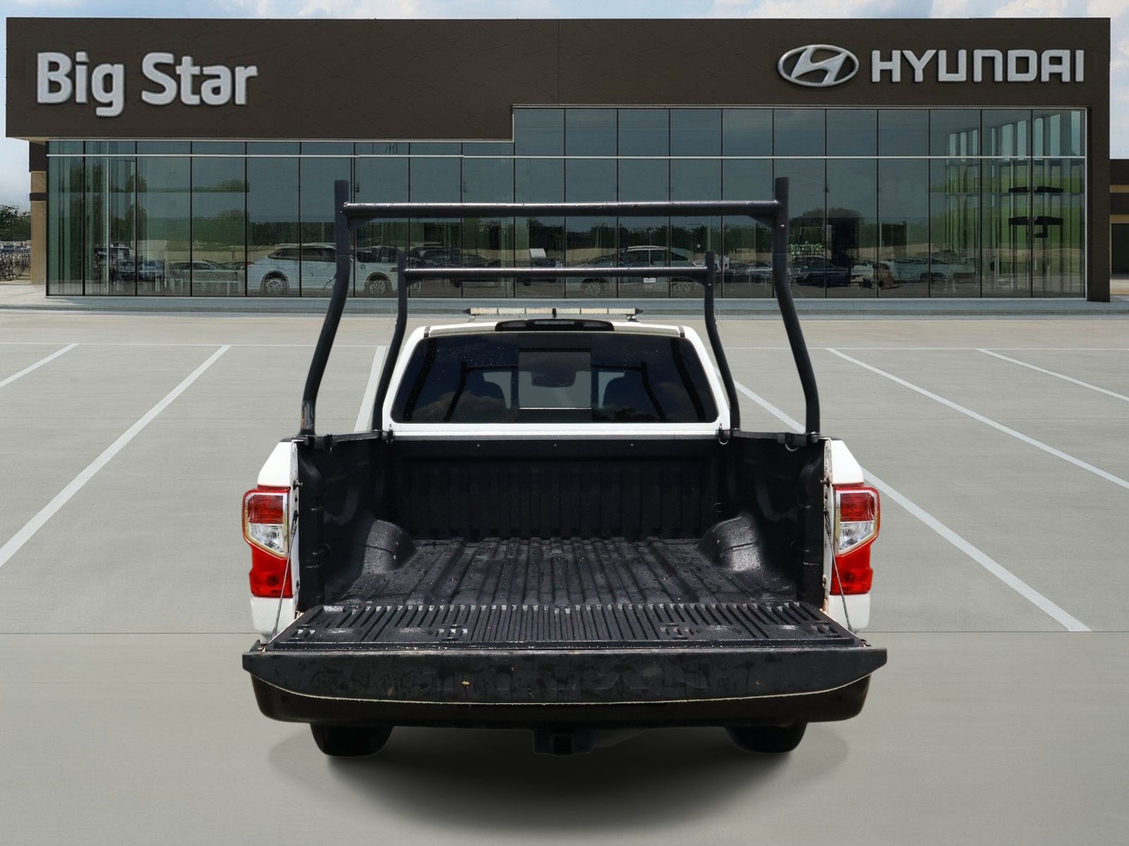 Used 2023 Nissan Titan S w/ S Utility Package RWD image 8