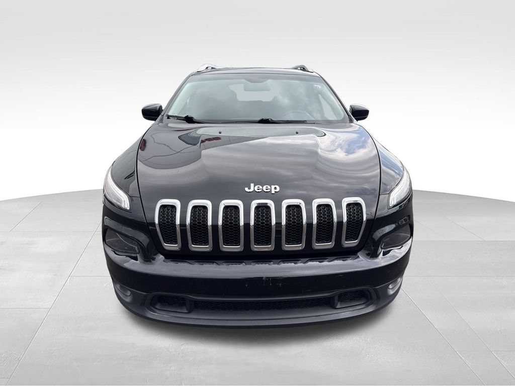 Used 2017 Jeep Cherokee Latitude AWD/4WD image 8
