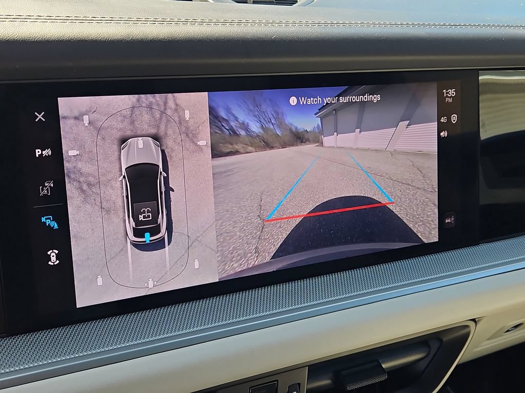 Certified 2025 Porsche Cayenne Coupe AWD/4WD image 17