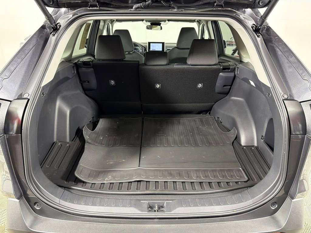 Used 2025 Toyota RAV4 XLE w/ Convenience Package image 19
