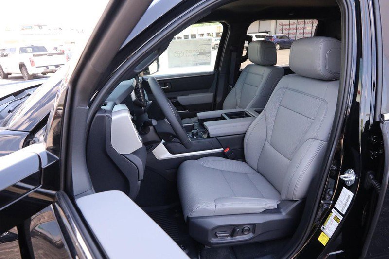 New 2025 Toyota Tundra Limited image 8