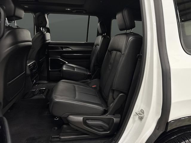 Certified 2024 Jeep Wagoneer Series II image 32