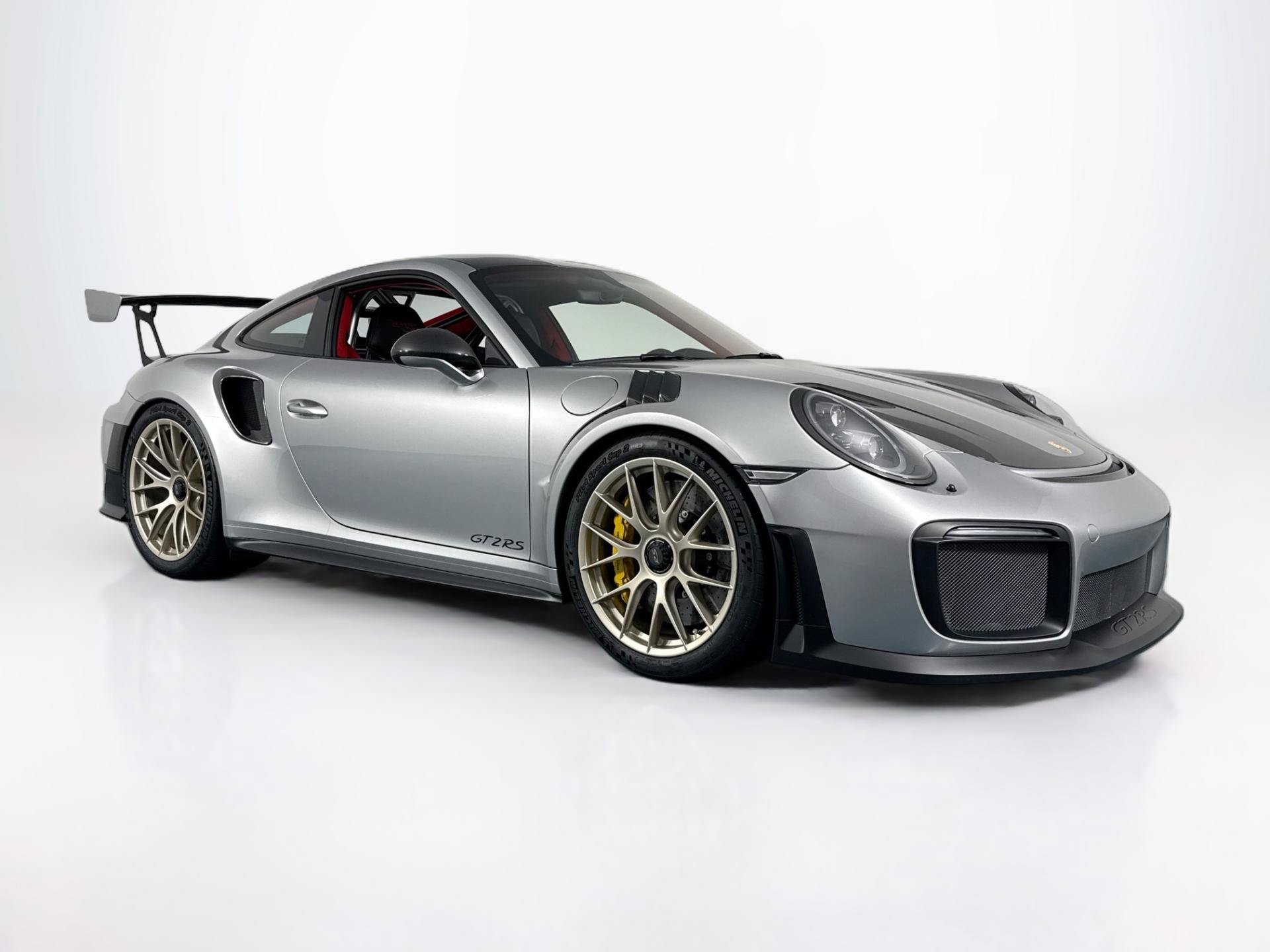 Used 2018 Porsche 911 GT2 RS RWD image 3