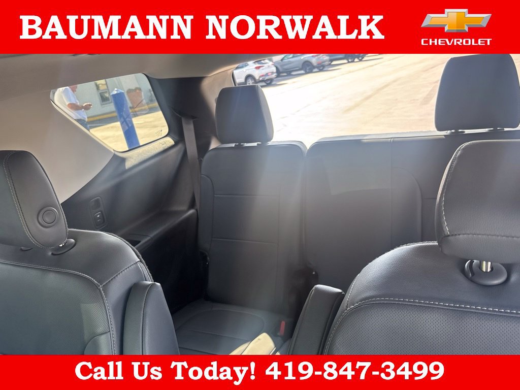 Used 2018 Chevrolet Traverse Premier w/ LPO, 'HIT The Road' Package AWD/4WD image 27