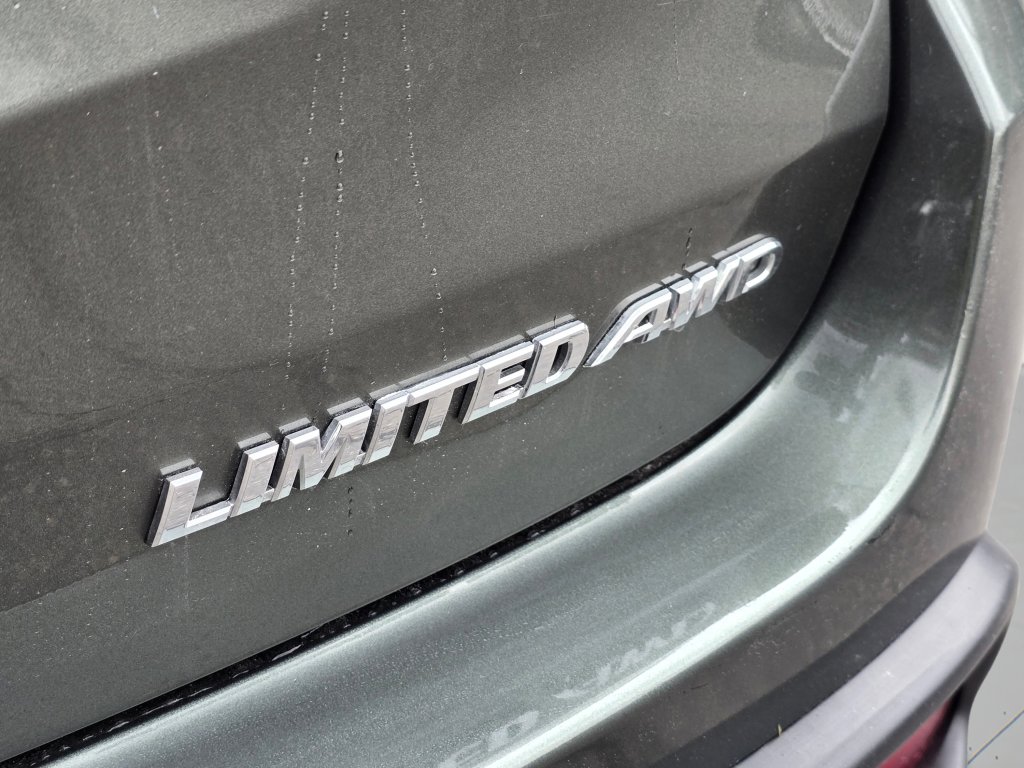 Used 2015 Toyota Highlander Limited AWD/4WD image 34