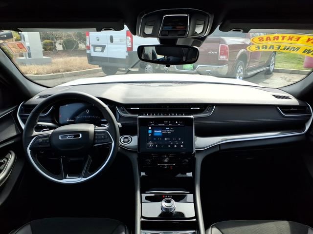 Certified 2023 Jeep Grand Cherokee Altitude image 15