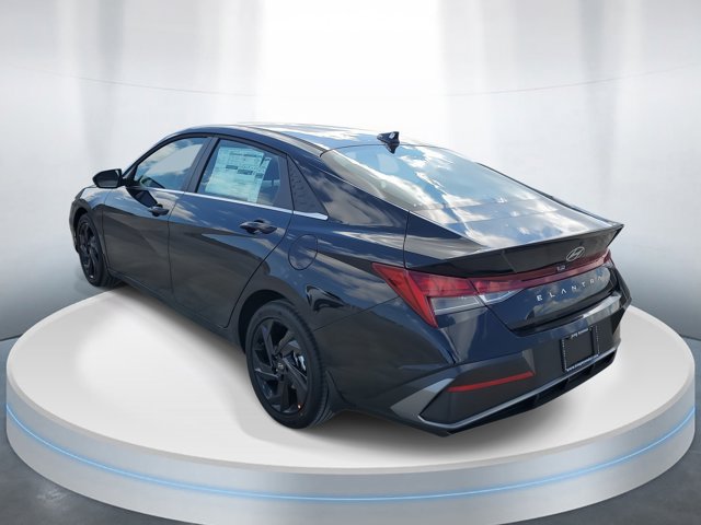 New 2026 Hyundai Elantra SEL Sport Premium FWD image 3
