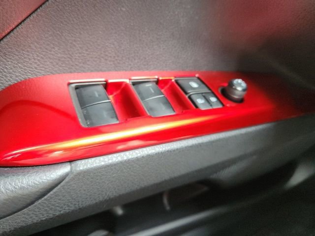 Used 2022 Toyota Camry SE w/ Cold Weather Package image 17