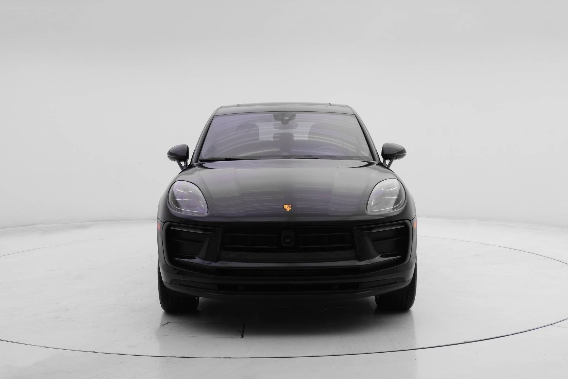 Used 2025 Porsche Macan image 8
