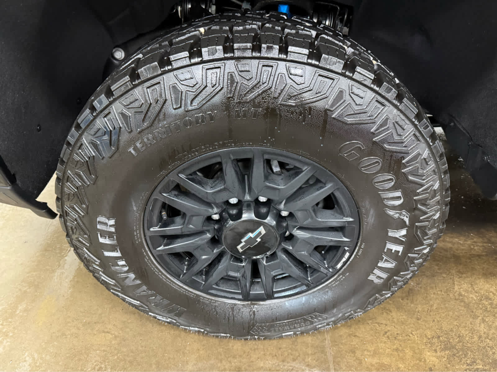 Used 2025 Chevrolet Silverado 2500 ZR2 w/ Technology Package image 33