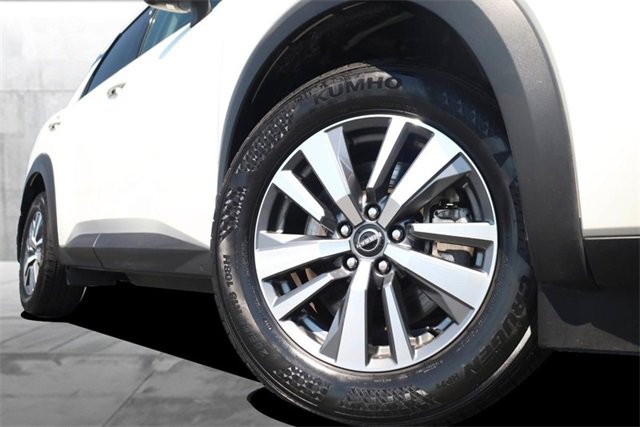 Certified 2024 Nissan Pathfinder SL image 3