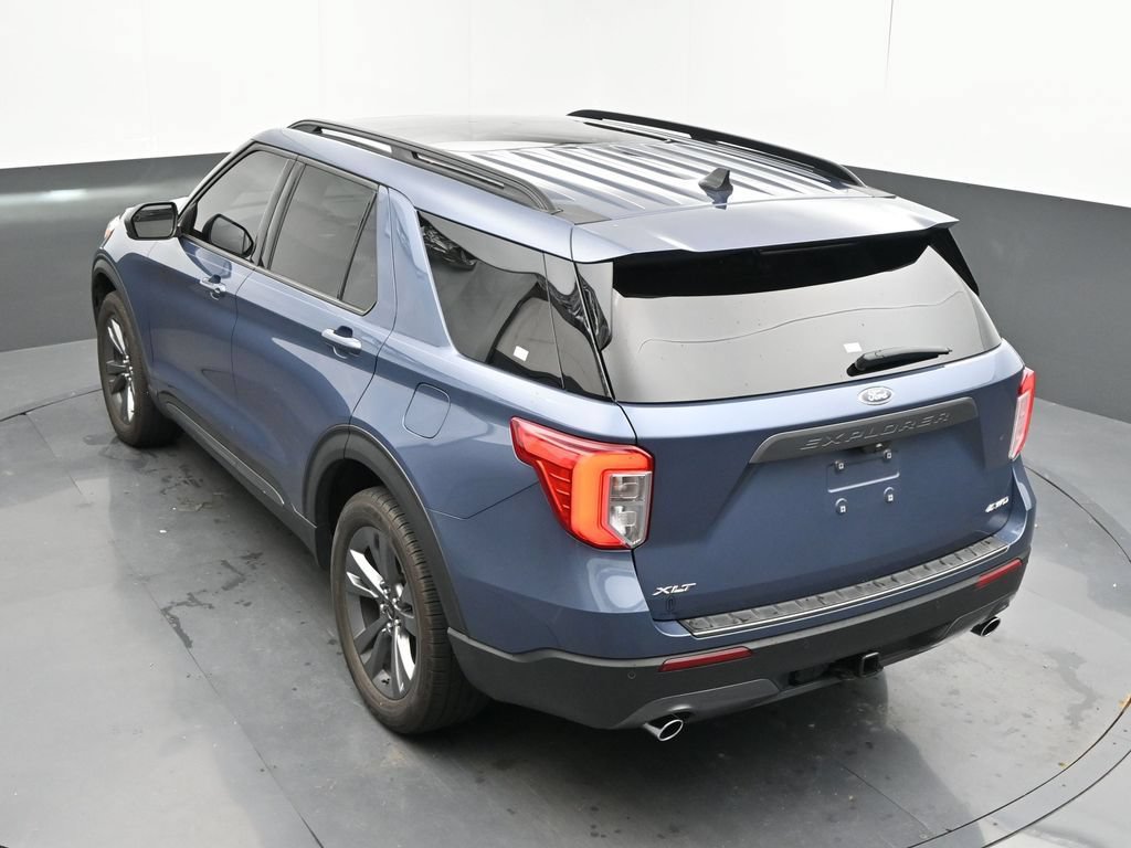 Used 2021 Ford Explorer XLT w/ Equipment Group 202A AWD/4WD image 31