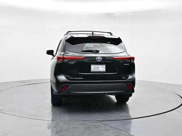 Used 2021 Toyota Highlander XLE image 8